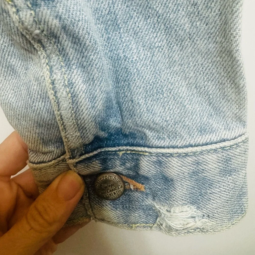 Abercrombie & Fitch Vintage Distressed Denim Jacket - Light Wash